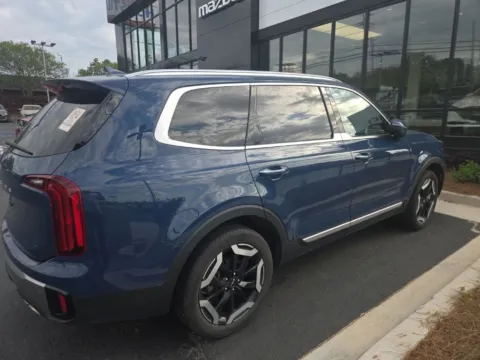 More photos of 2025 Kia Telluride S at ALM Mazda Macon, GA