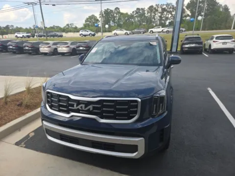 Photos of 2025 Kia Telluride S for sale in Macon, GA at ALM Mazda Macon