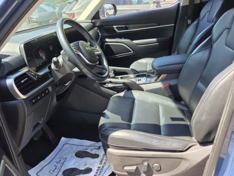 More photos of 2025 Kia Telluride S at ALM Mazda Macon, GA