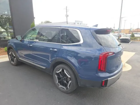 More photos of 2025 Kia Telluride S at ALM Mazda Macon, GA