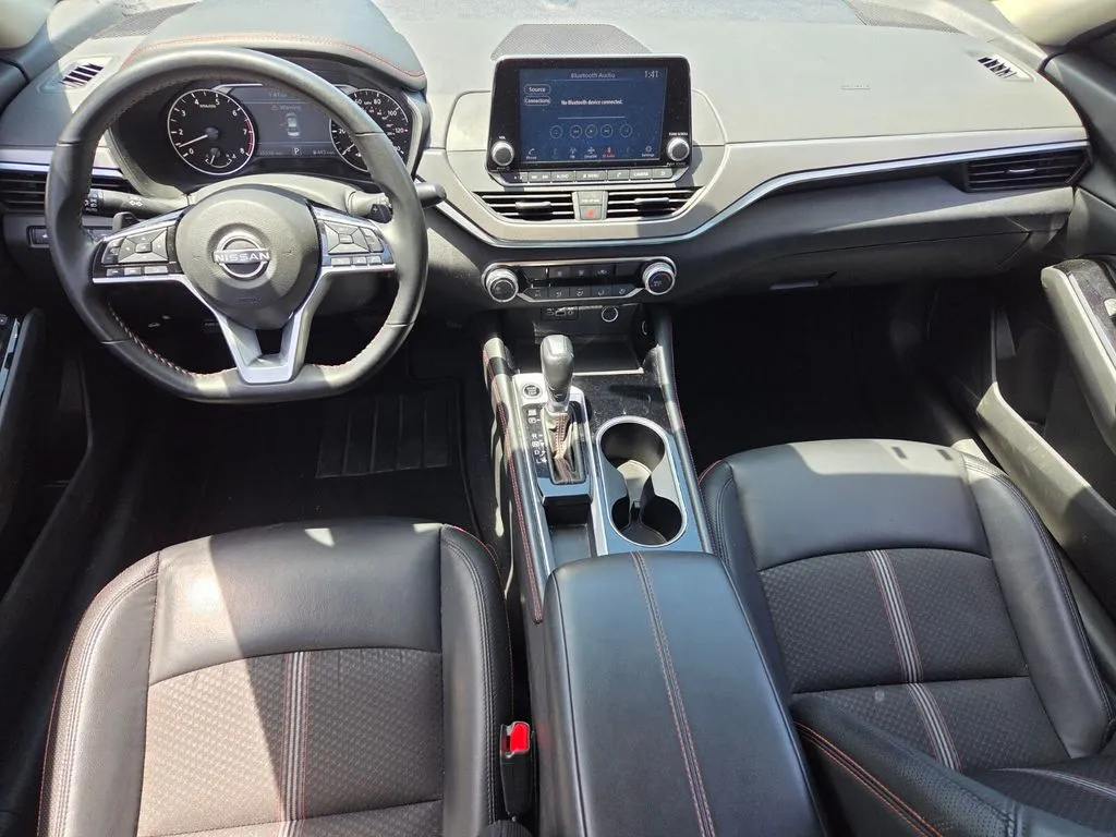 2025 Nissan Altima SR - Photo 9