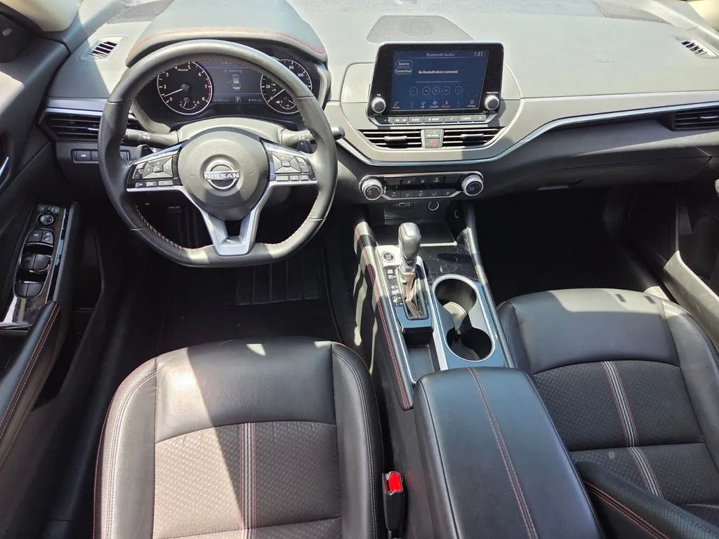 2025 Nissan Altima SR - Photo 8