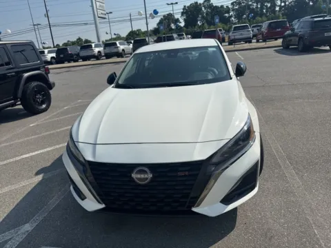 Photos of 2025 Nissan Altima 2.5 SR for sale in Macon, GA at ALM Mazda Macon
