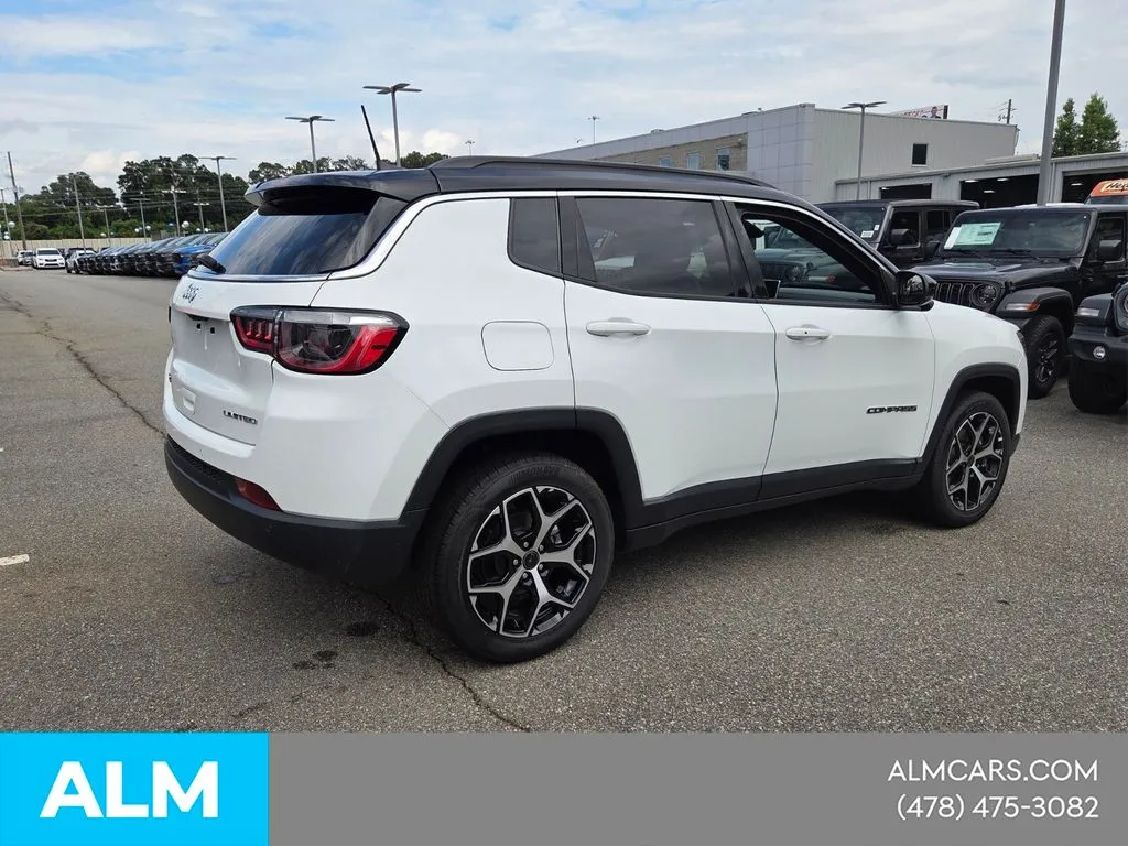 2025 Jeep Compass Limited - Photo 13