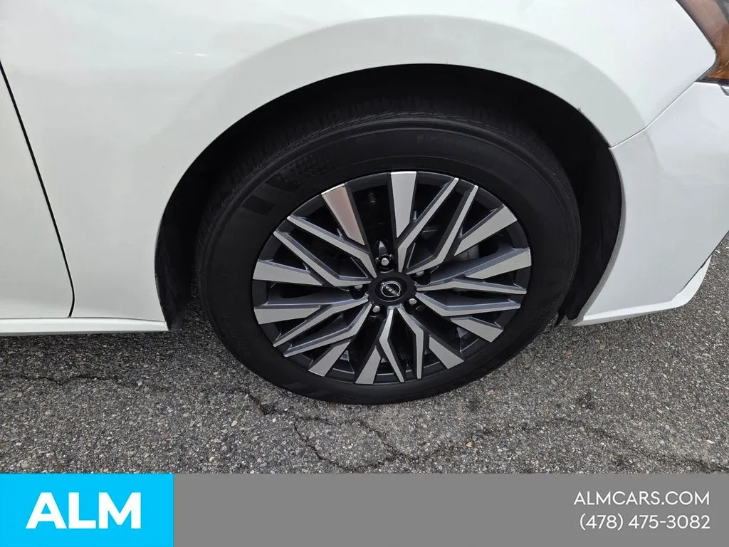 2025 Nissan Altima SV - Photo 16