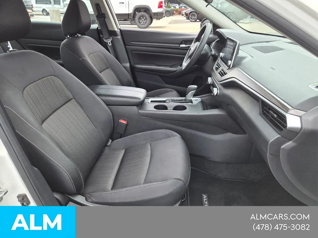 2025 Nissan Altima SV - Photo 15