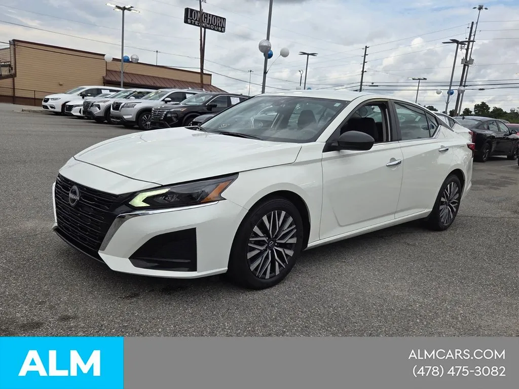 2025 Nissan Altima SV - Photo 3