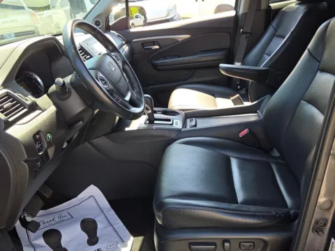 More photos of 2017 Honda Ridgeline RTL at ALM Mazda Macon, GA