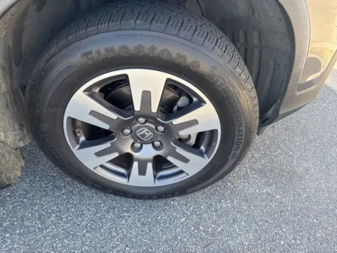 More photos of 2017 Honda Ridgeline RTL at ALM Mazda Macon, GA