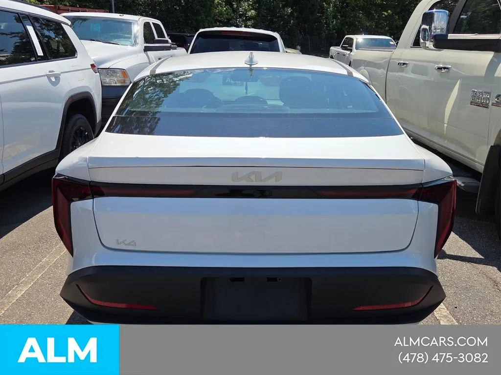 2025 Kia K4 LXS - Photo 11