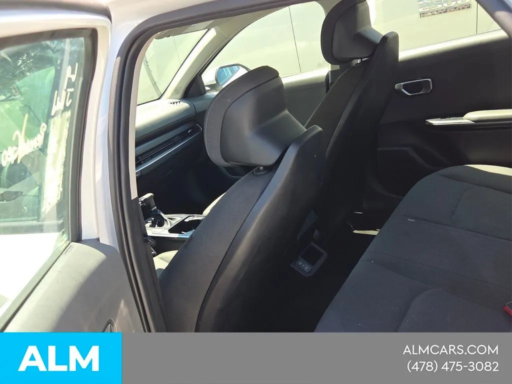 2025 Kia K4 LXS - Photo 6