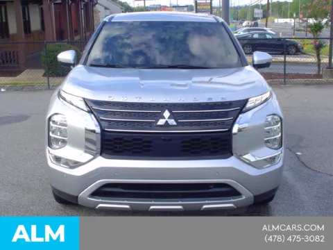 Photos of 2023 Mitsubishi Outlander SE for sale in Macon, GA at ALM Mazda Macon