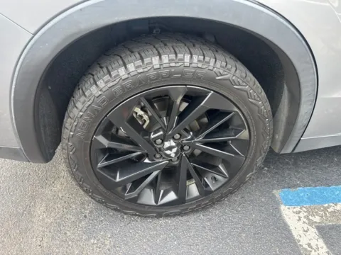 More photos of 2022 Mitsubishi Outlander SE at ALM Mazda Macon, GA