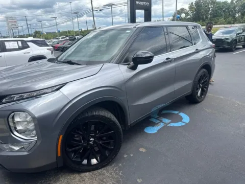 Gray 2022 Mitsubishi Outlander SE for sale in Macon, GA
