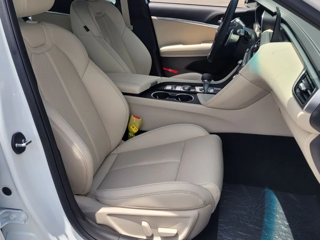 2026 GENESIS G70 Standard - Photo 16