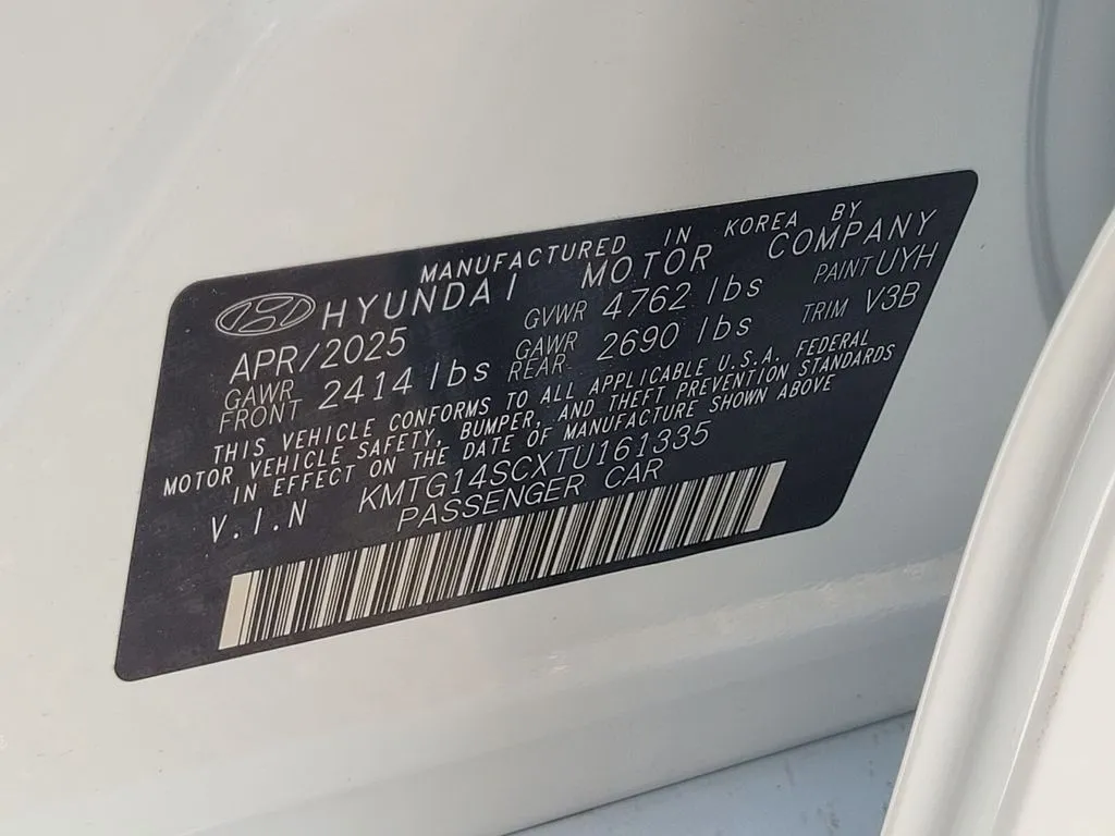2026 GENESIS G70 Standard - Photo 11