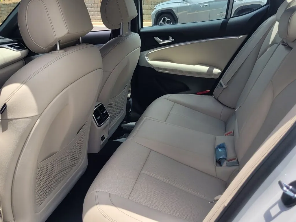 2026 GENESIS G70 Standard - Photo 13