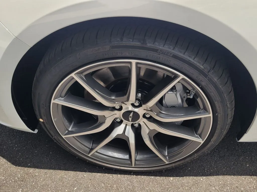 2026 GENESIS G70 Standard - Photo 10