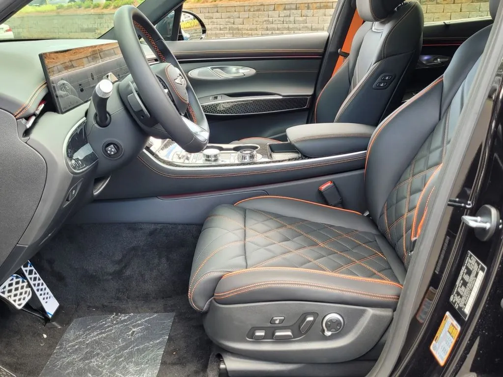 2026 GENESIS GV70 Sport Prestige - Photo 15