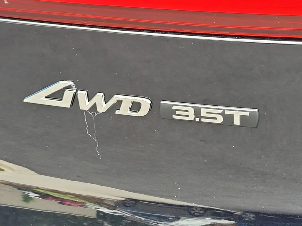 2026 GENESIS GV70 Sport Prestige - Photo 9