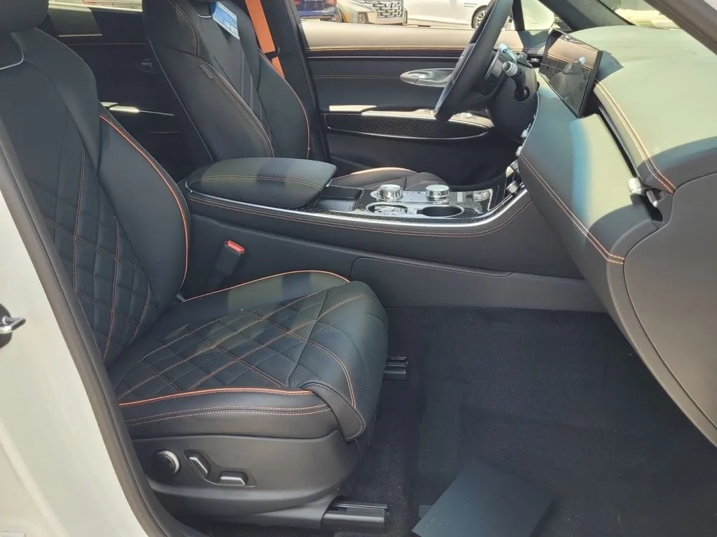 2026 GENESIS GV70 Sport Prestige - Photo 19