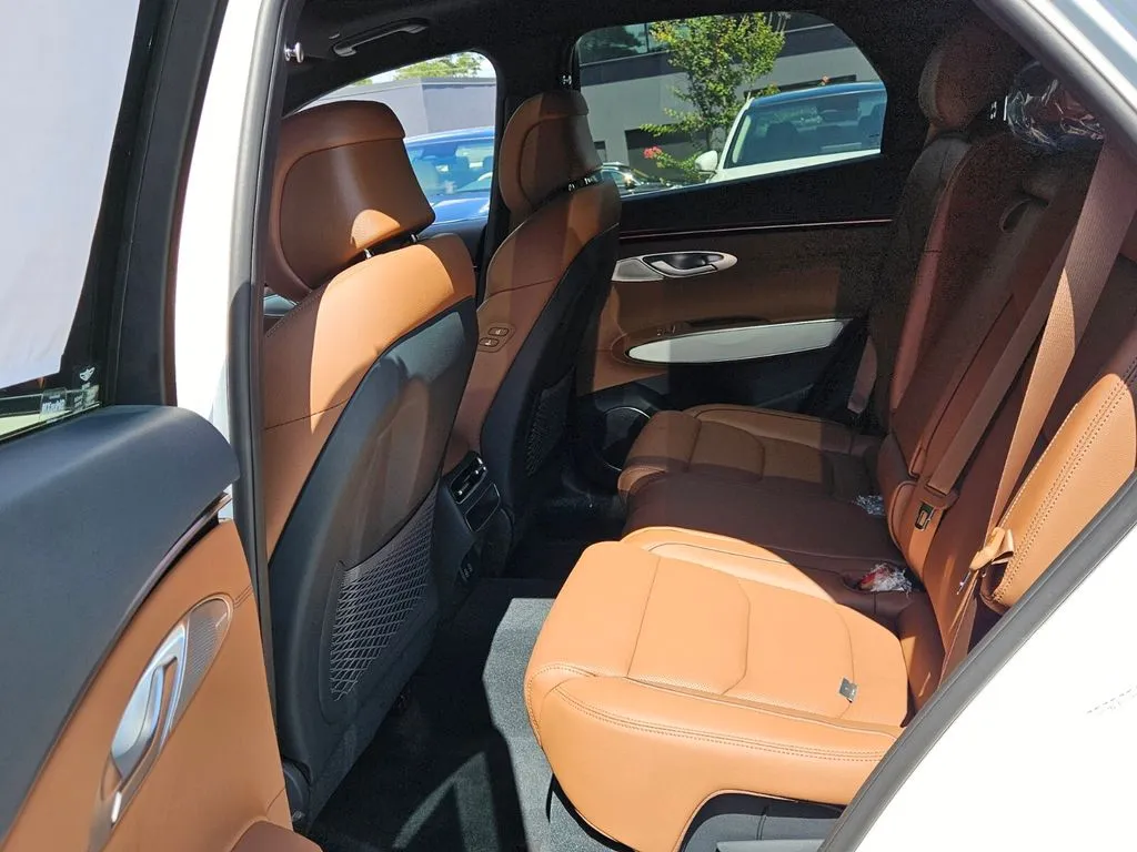 2026 GENESIS GV70 Advanced - Photo 7
