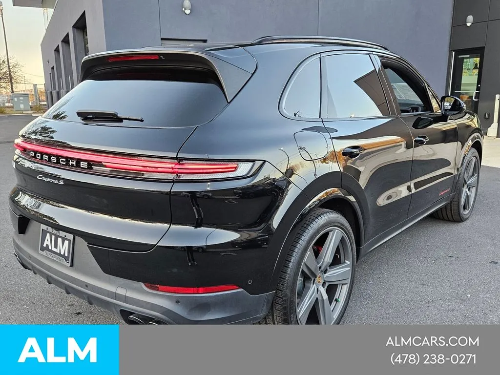2024 Porsche Cayenne S - Photo 9