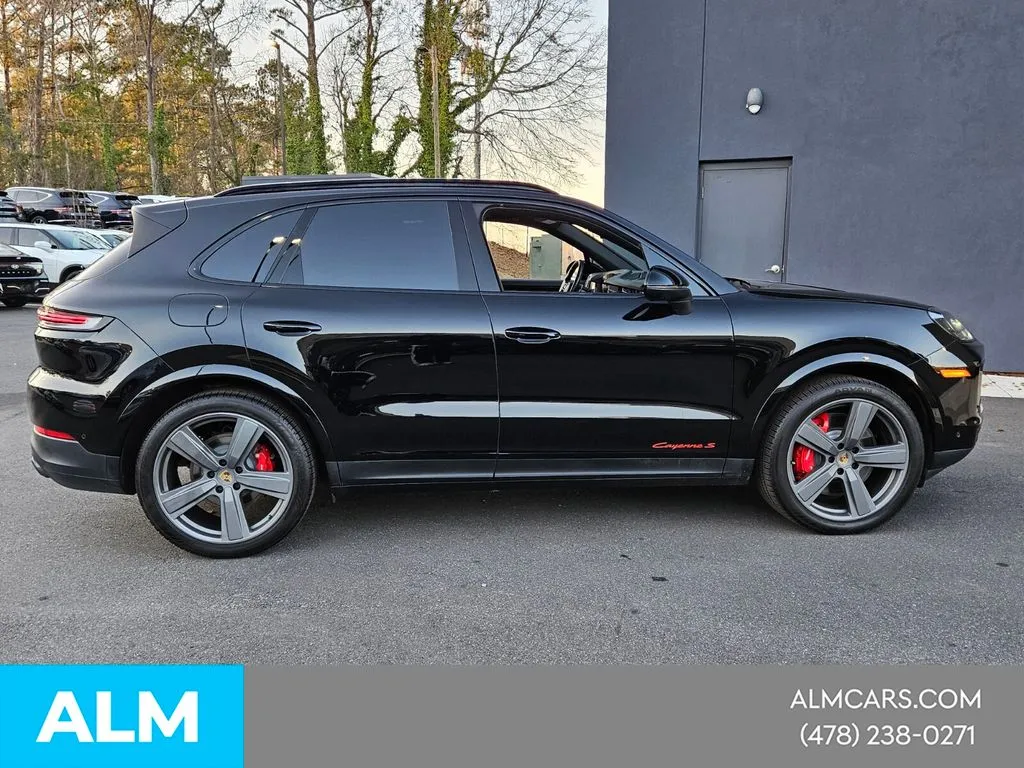 2024 Porsche Cayenne S - Photo 11
