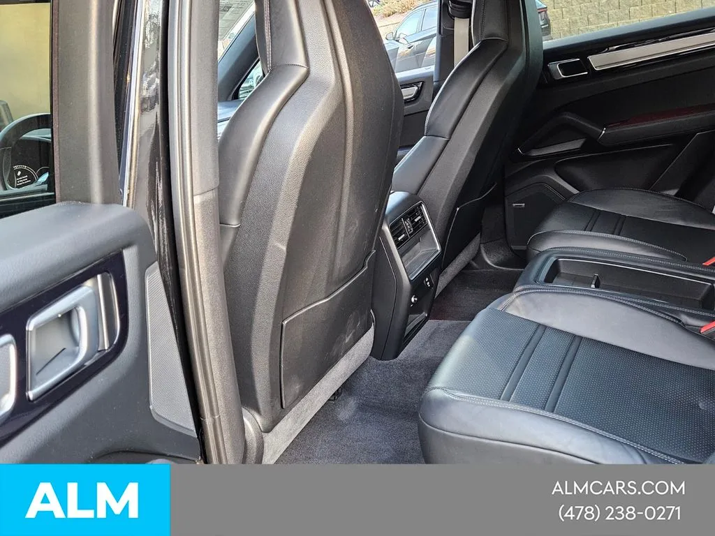 2023 Porsche Cayenne Coup Platinum Edition - Photo 9