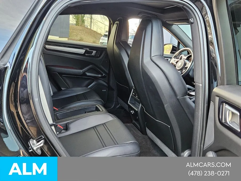 2023 Porsche Cayenne Coup Platinum Edition - Photo 17