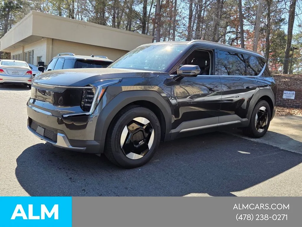 Used 2024 Kia Ev9 Wind with VIN KNDAFFS56R6031259 for sale in Lumberton, NC