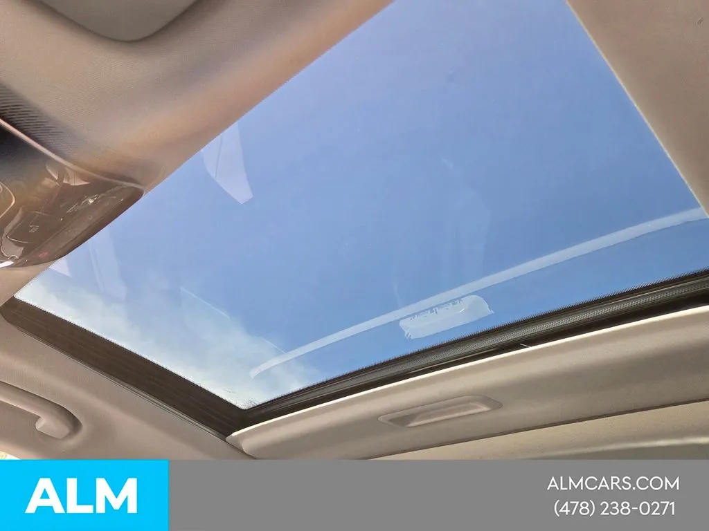 2025 Mercedes-Benz C-Class Sedan C 300 - Photo 21