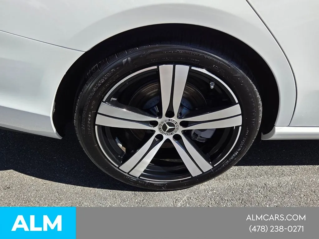 2025 Mercedes-Benz C-Class Sedan C 300 - Photo 15