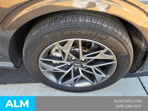 More photos of 2023 Genesis GV70 2.5T at Genesis Macon, GA