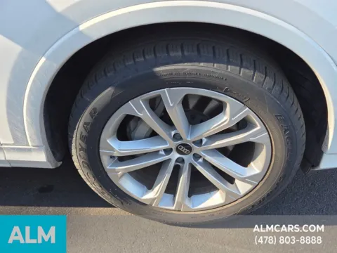 More photos of 2025 Audi Q7 55 Premium Plus at Genesis Macon, GA