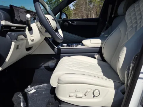 More photos of 2026 Genesis GV80 3.5T Prestige at Genesis Macon, GA