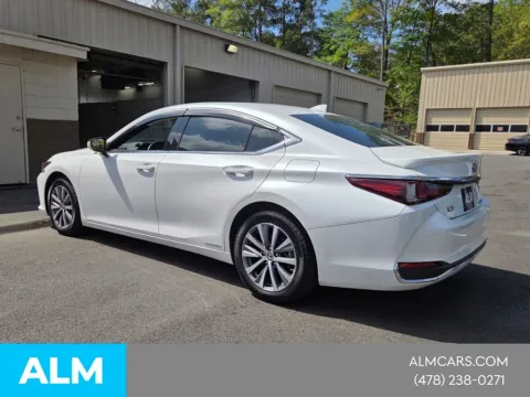 More photos of 2021 Lexus ES 300h at Genesis Macon, GA