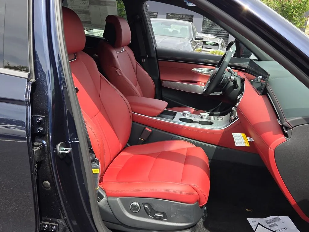 2026 GENESIS GV70 Sport Prestige - Photo 16