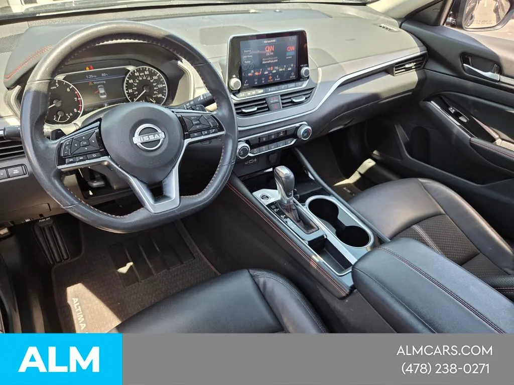 2025 Nissan Altima SR - Photo 8