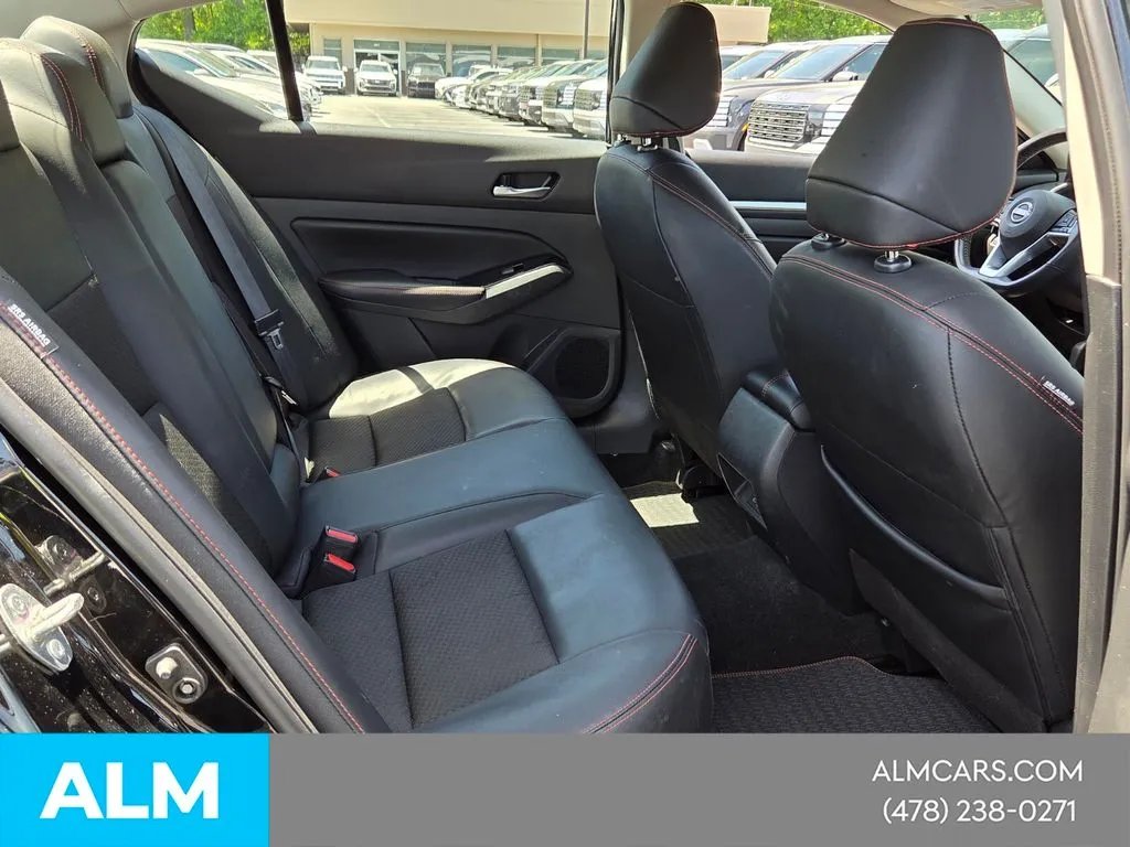 2025 Nissan Altima SR - Photo 13