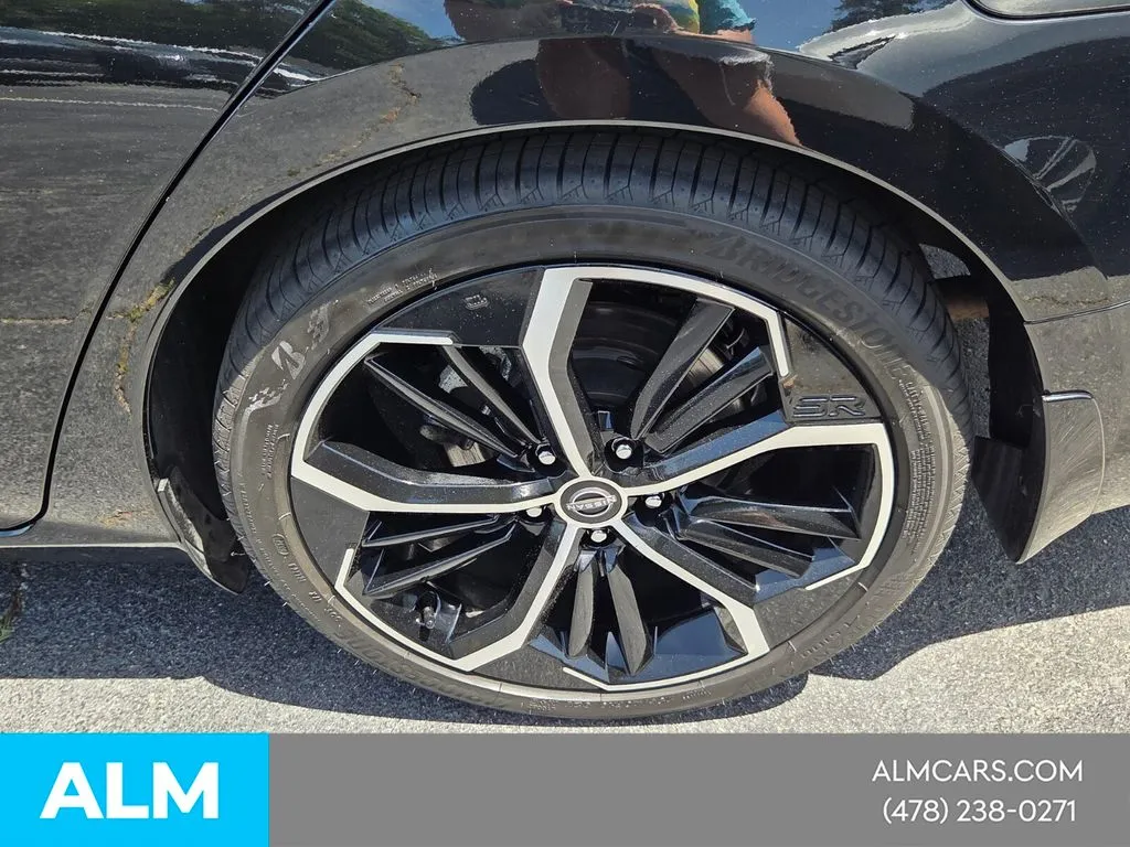 2025 Nissan Altima SR - Photo 9