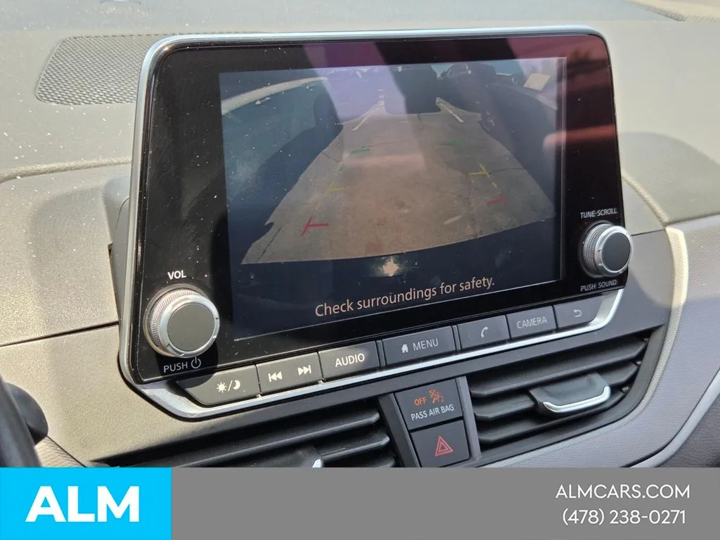 2025 Nissan Altima SR - Photo 18