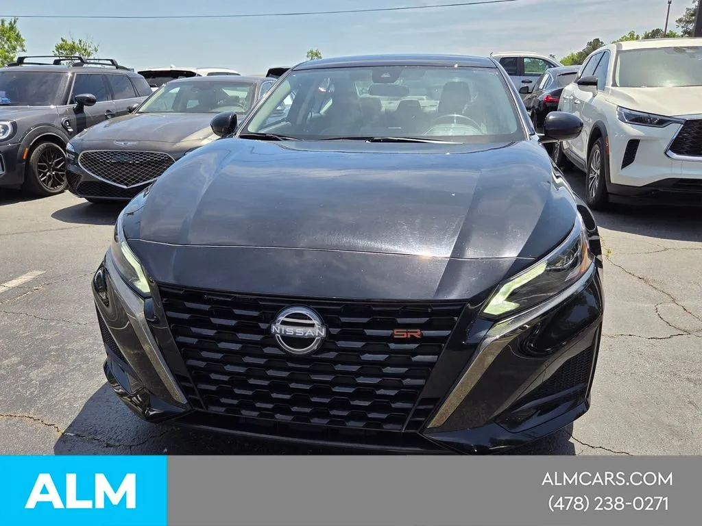 2025 Nissan Altima SR - Photo 16