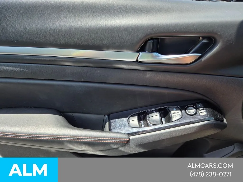 2025 Nissan Altima SR - Photo 24