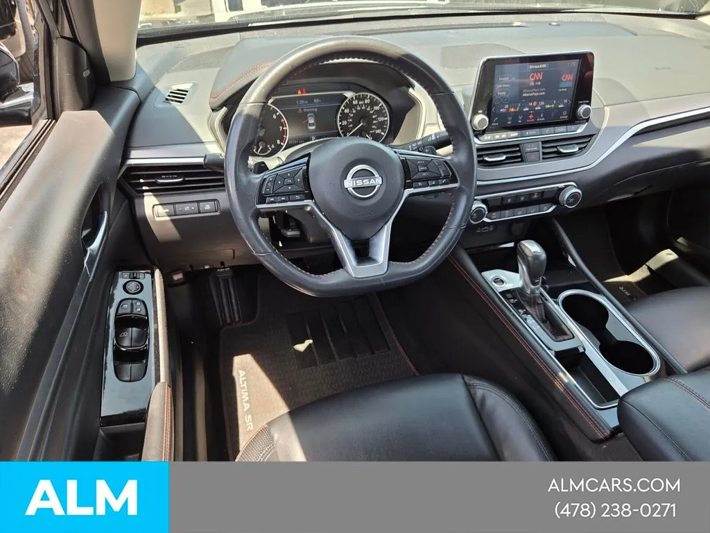 2025 Nissan Altima SR - Photo 7