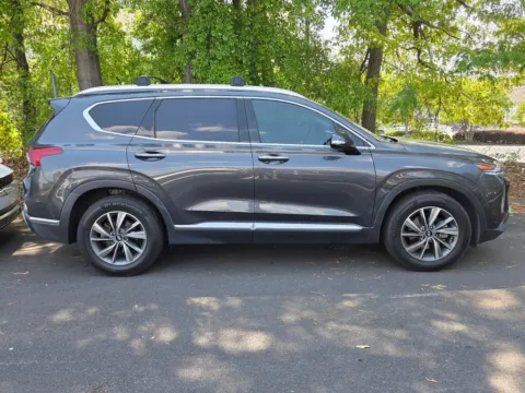 More photos of 2020 Hyundai Santa Fe SEL at Genesis Macon, GA