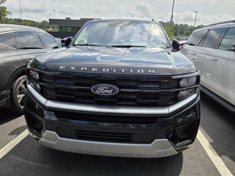 Photos of 2025 Ford Expedition Platinum for sale in Macon, GA at Genesis Macon