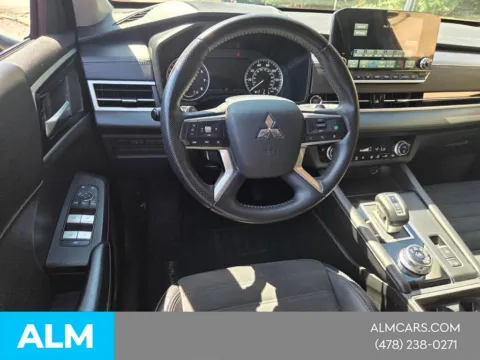 More photos of 2024 Mitsubishi Outlander SE at Genesis Macon, GA