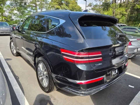 More photos of 2025 Genesis GV80 2.5T at Genesis Macon, GA