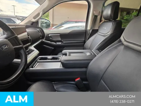 More photos of 2025 Ford Expedition Platinum at Genesis Macon, GA